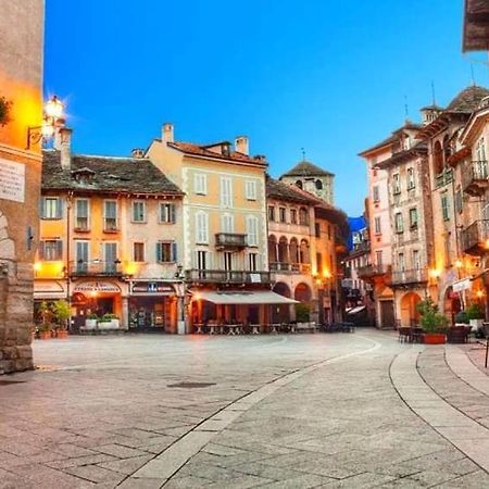 Il Vicolo By Turistica Apartment Domodossola Bagian luar foto