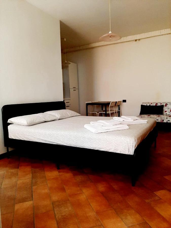 Il Vicolo By Turistica Apartment Domodossola Bagian luar foto